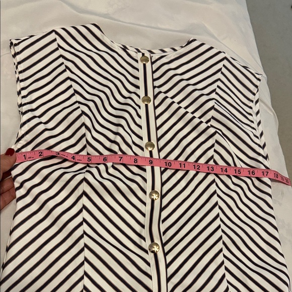 NWT Commense Striped Round-Neck Shirt in Medium. - Picture 11 of 15